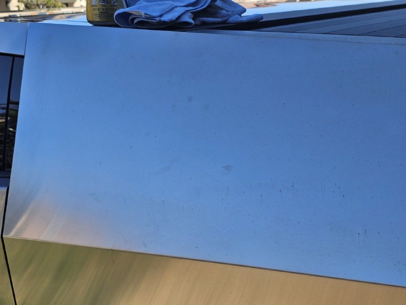 Водители Tesla Cybertruck впервые узнали о существовании металлических вкраплений 2