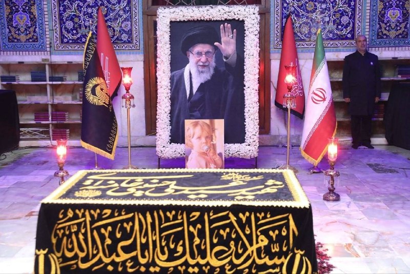 خبرگزاری برنا: 🎥 حضور وزیر ورزش و جوانان در حرم مطهر رضوی و ادای احترام به رهبر شهید انقلاب و شهید رئیسی 🔸وزیر ورزش و جوانان با حضور در