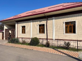 Located in Orta Saroy