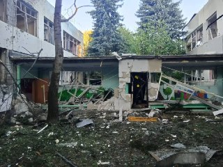 В результате атаки беспилотников в Подмосковье есть погибший, пациент из Электростали скончался от полученных травм, по уточненным данным, всего пострадали 37 человек, сообщил губернатор Воробьев.«В Электростали в результате уничтожения БПЛА его обломки та
