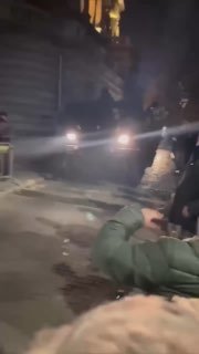 מנהיג סרביה אלכסנדר ווצ'יץ' הודח מהשלטון בעקבות תנועת מחאה מסיבית בראשות סטודנטים.