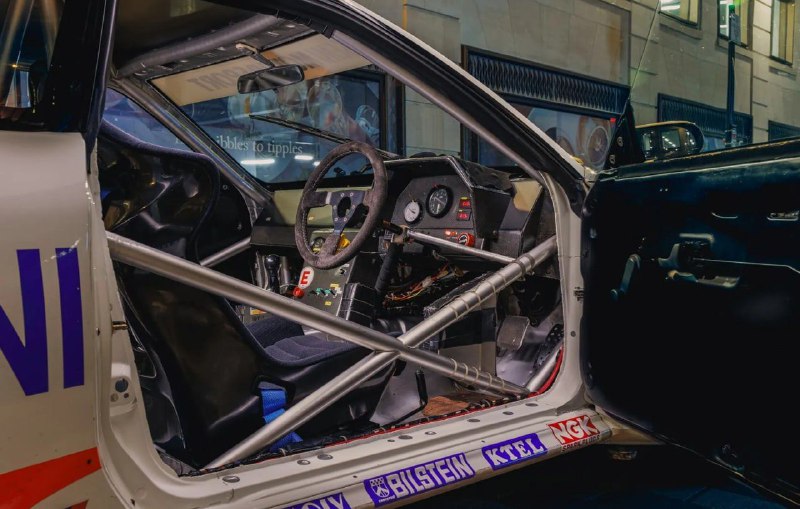 На торги выставят редчайший гоночный Nissan Skyline GT-R — задний привод и 450 л.с. 9