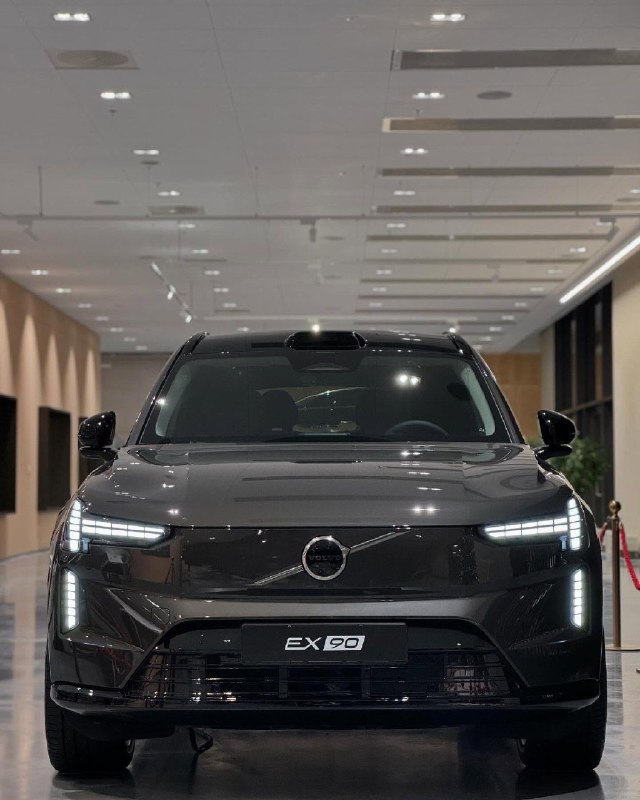 2025 Volvo EX90 7