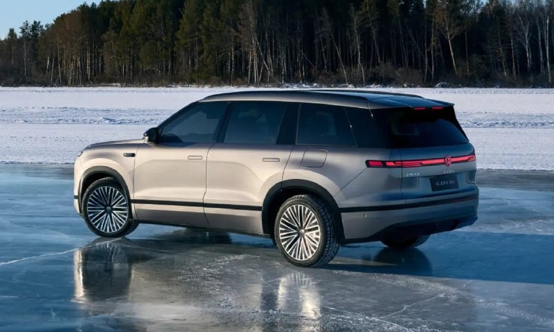 Volkswagen показал большой гибридный кроссовер 6