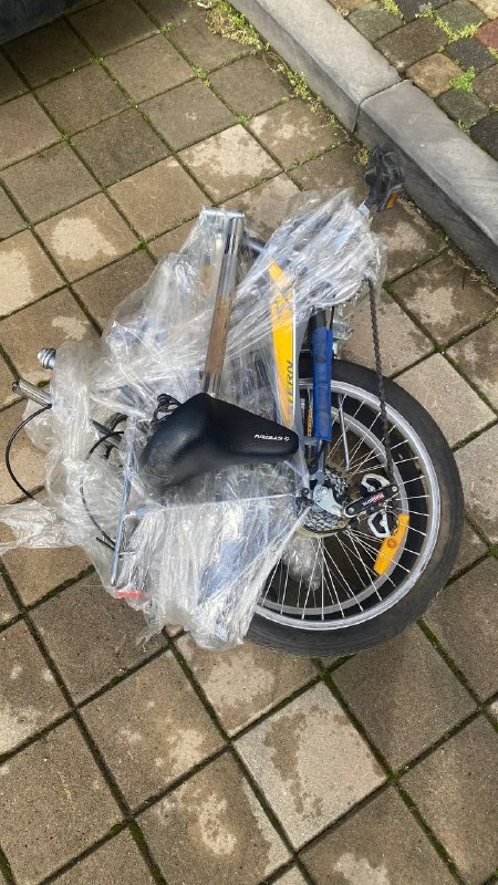 Продам:
1. Обогреватель компактный.
2. Лампа с пультом
3. Фитнес браслет Xiaomi Smart Band 9.
4. Джо