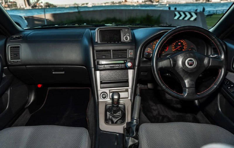 Старый Nissan Skyline GT-R 2000 года продали за 29,5 млн рублей 5