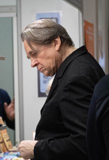 ⚡️ «Ъ»: Константина Эрнста признали потерпевшим по делу мошенников, торговавших подделками работ Эрнста Неизвестного. Гендиректор Первого канала — «очень крупный собиратель»Два неназванных источника на арт-рынке сообщили «Коммерсанту», что гендиректор Перв