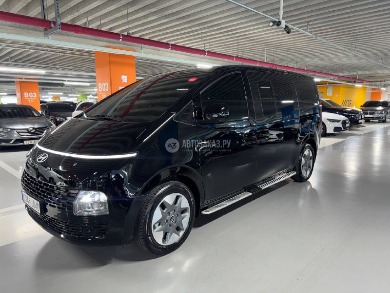 Hyundai Staria 2025 фото 3