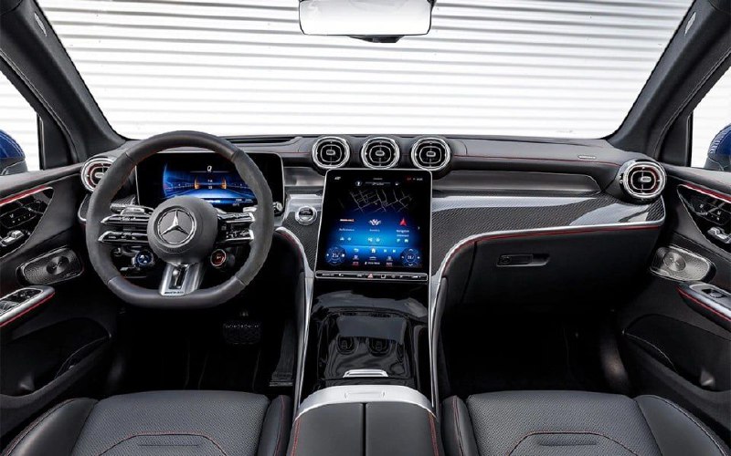 В Россию привезли заряженную версию нового Mercedes GLC 3