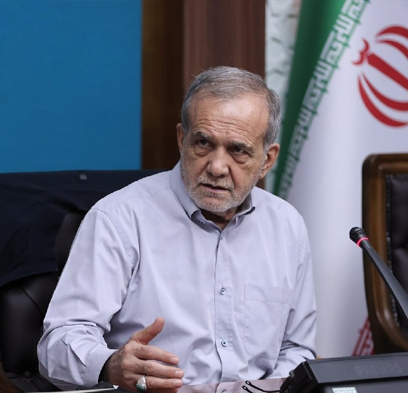 خبرگزاری شهر: 🔶 پزشکیان: باید کشور را دریامحور کنیم🔹دستگاه‌های کشور باید با بهره‌گیری حداکثری از ظرفیت‌های مغفول‌مانده سواحل و دریاهای