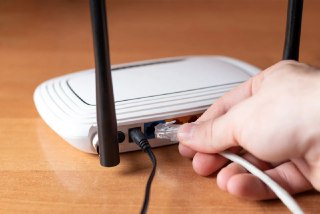 ⚡️ Первое в России дело за поиск экстремистского контента в сети попало в суд, но там не удержалосьМировой суд Каменска-Уральска (Свердловская область) рассмотрел административное дело против 20-летнего медика, которого уличили в поиске заведомо экстремист