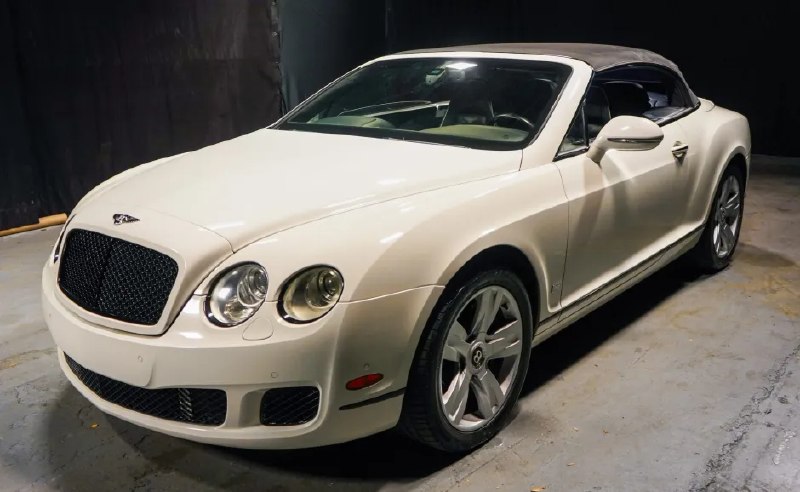 Помните, как Bentley Continental GTC первого поколения уходил в историю? Вот он 