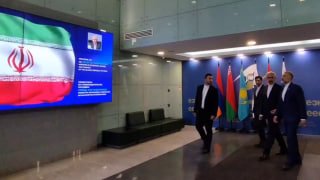 🎥 התייעצויות רב-צדדיות של שר הכלכלה במוסקבה על פי כתב IRNA