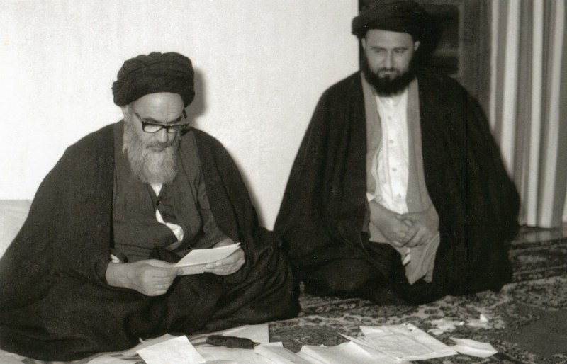 وارثون: هدیه کردن سوره توحید به امیرالمومنین علی (علیه السلام) آيت الله کشميري مي فرمودند:در نجف حاج آقا مصطفي خميني پيش من مي آ