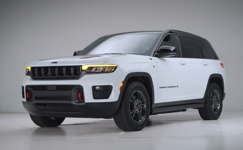 Jeep может вернуть V8 в Grand Cherokee
