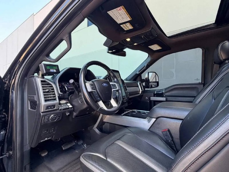 Тюнинг-ателье в США превратило Ford F-450 в 11-МЕСТНЫЙ лимузин. 7
