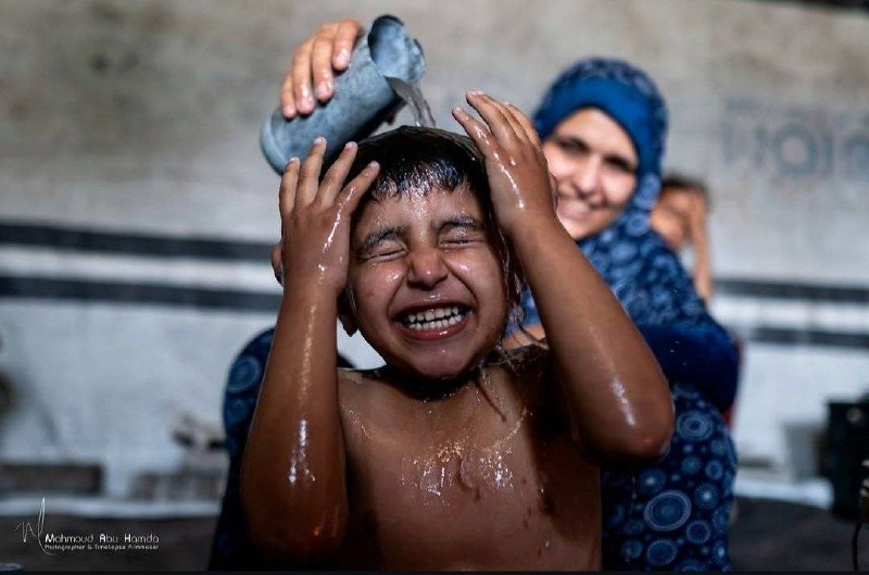 أم غزية تضحي بنصف عمرها لإدخال الفرح على أطفالها