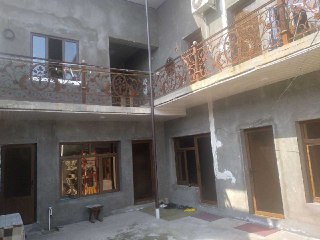 Продаётся свой дом 1.8 сот 5 ком в махалле парвоз Уч.кахрамон