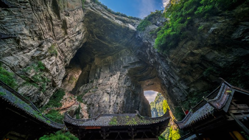 武隆景区的“三生三世”天生三桥，重庆武隆岩溶国家地质公园，中国 (© Pav-Pro Photography Ltd/Shutterstock)