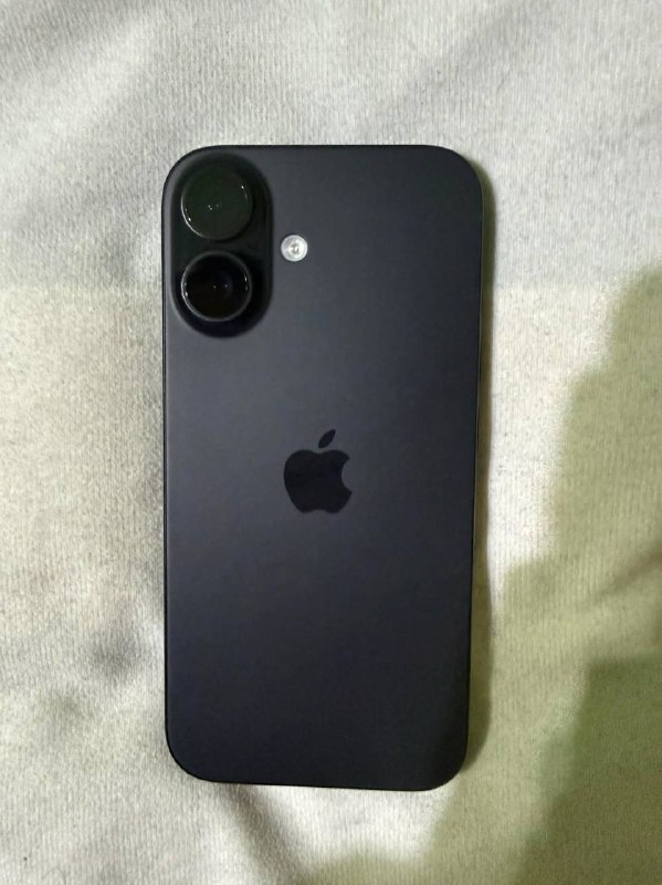 Продаётся iPhone 16. Цвет черный (титаниум). Куплен два месяца назад, в идеальном состоянии. Состояни — фото 1