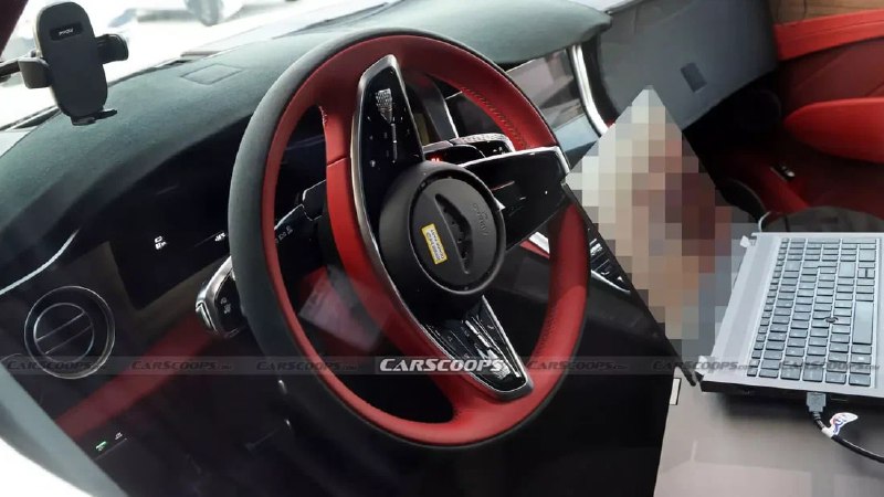 Bentley готовит электрокроссовер с интерьером от Cayenne 3