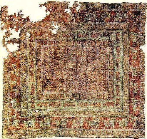 توییتی: 🔴 قدیمیترین فرش بهجا مانده جهان...قدیمی ترین فرش دست بافت جهان، یه فرش ایرانیه که بیش از ۲۵۰۰ سال قدمت داره و به دوره