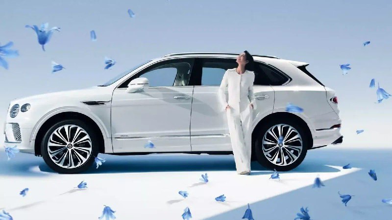 Bentley представила «свадебную» версию Bentayga — лимитированную Something Blue Collection для Япони 3
