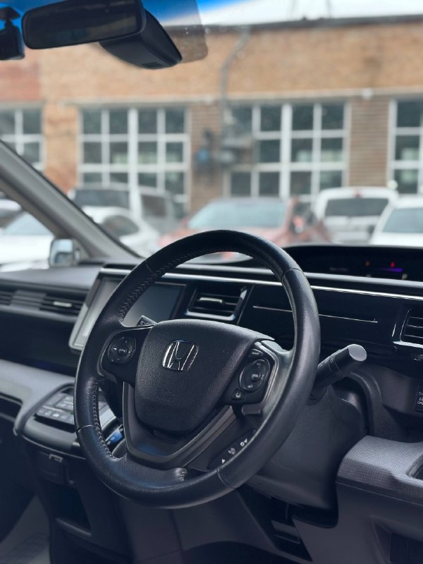 Honda Stepwgn 2017 фото 3