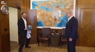 במהלך פגישתו עם שגריר ארגנטינה לכיבוש, ראש ממשלת ישראל בנימין נתניהו שולח הודעת תמיכה לנשיא ארגנטינה חוויאר…
