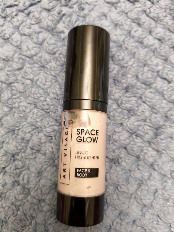 Жидкий хайлайтер, 20мл. Использовала только на руке попробовать. Мне не подошёл. Есть дефект упаковк — фото 1