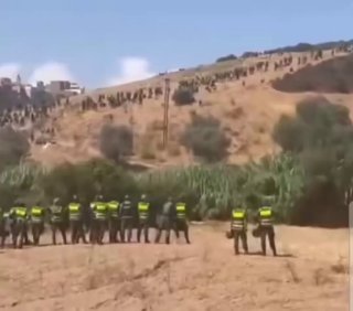עשרות מהגרים שניסו להגיע למובלעת סאוטה הספרדית יורטו על ידי הרשויות במרוקו ביום שבת.