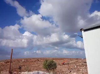 דחוף: דחפורי הכיבוש מתחילים להרוס ולהשחית אדמות של חקלאים באזור "אבו אל-ראיאת", מערבית לעיירה דיר בלוט, ממע…