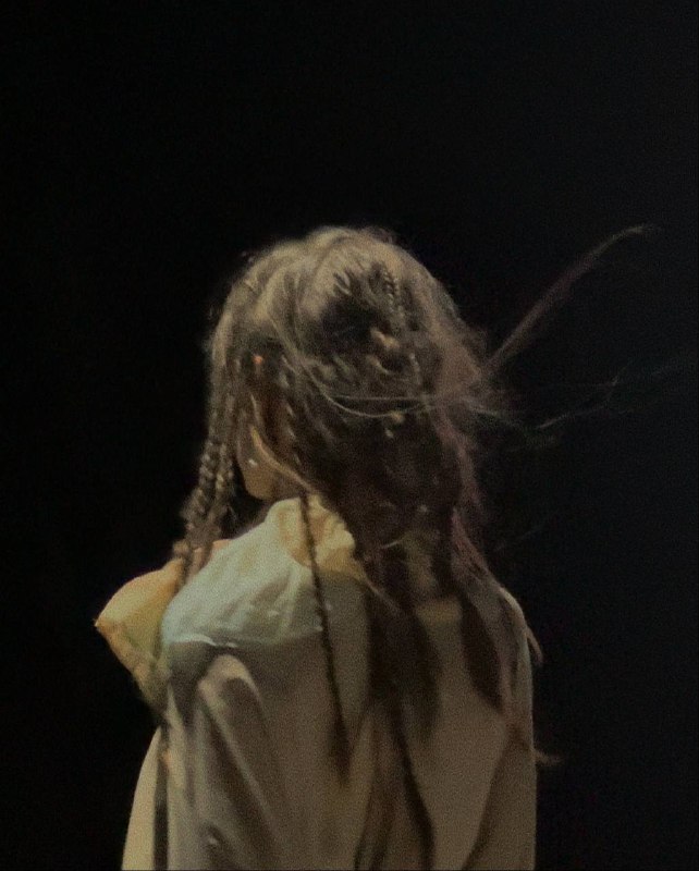 Непросто рассматривать работу дизайнеров, когда пристально наблюдаешь за прическами моделей 🌝Питерские стилисты показали большое количество распущенных волос с косами и взлохмаченные текстурыНепросто рассматривать работу дизайнеров, когда пристально наблюдаешь за прическами моделей 🌝Питерские стилисты показали большое количество распущенных волос с косами и взлохмаченные текстуры