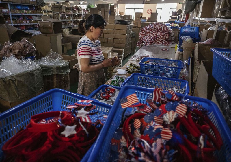 China’s Factories Start to Imagine World Without American Buyers
