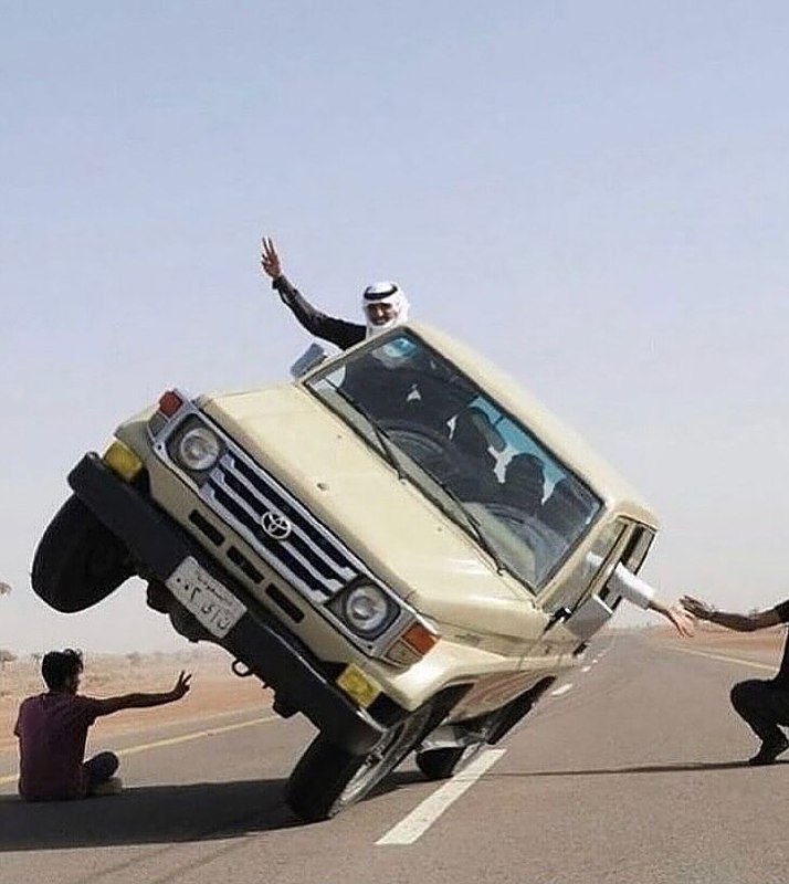 В начале 2000-х годов пустые шоссе Саудовской Арав...