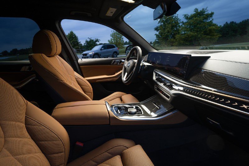 BMW X5 получил юбилейную спецверсию 5