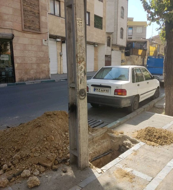 خشتِ١٧: ✅ تعویض ۶ اصله تیر برق فرسوده در ناحیه ۲ منطقه ۱۷🔹در راستای ارتقای ایمنی معابر و بهبود خدماترسانی به شهروندان، ۶ اصله ت