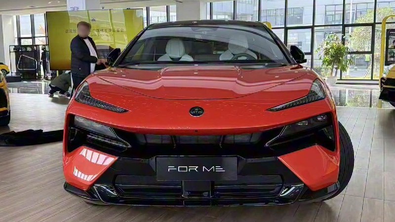 Lotus представил мощный гибридный кроссовер For Me 2