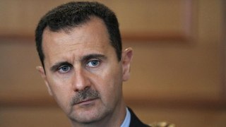 Суд в Сирии заочно приговорил бывшего президента страны Башара Асада к смертной казни.Такой же приговор получил двоюродный брат Асада Атеф Наджиб — бывший бригадный генерал сирийской армии, который возглавлял Отдел по политической безопасности в провинции 