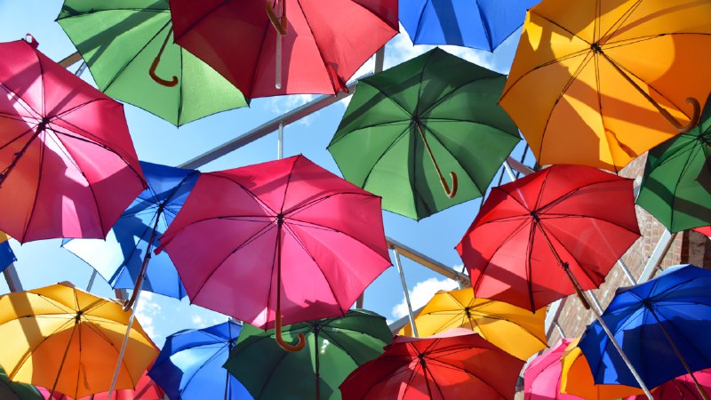 Under my umbrellaArt installation of umbrellas at Borough Market in London, England (© Malcolm P Chapman/Getty Images)