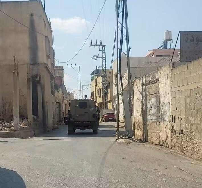 כוחות הכיבוש מסתערים על העיירה דיר בלוט, ממערב לסלפית.