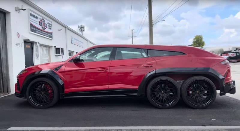 Показали шестиколёсный Lamborghini Urus 2