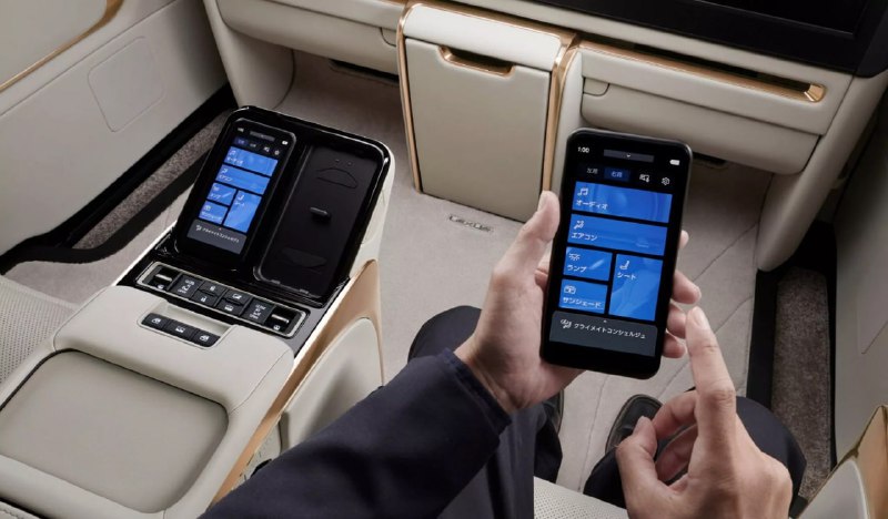 Минивэн Lexus LM получил обновленное оснащение 5