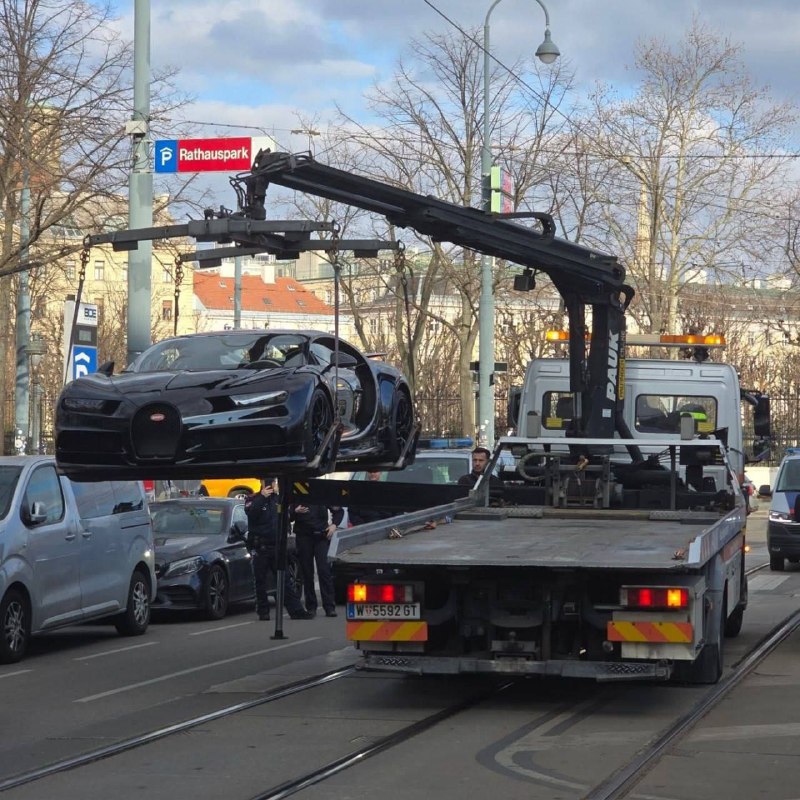 Фиаско года: в Австрии у водителя конфисковали Bugatti Chiron за превышение скор