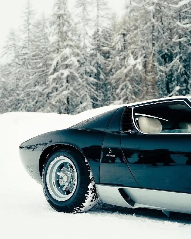 1973 Lamborghini Miura SV 2