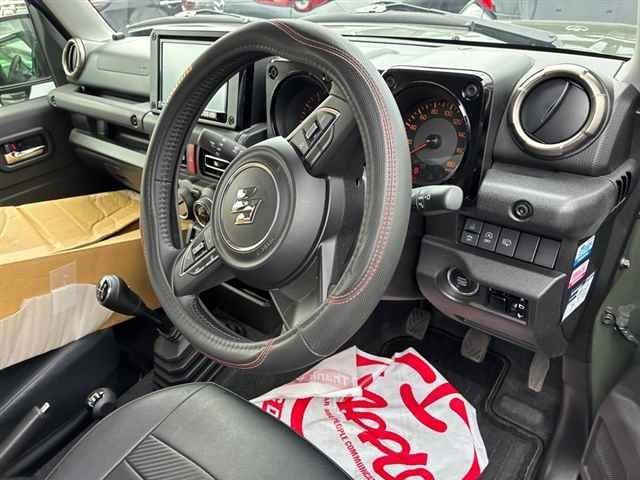 Suzuki Jimny 2023 фото 5