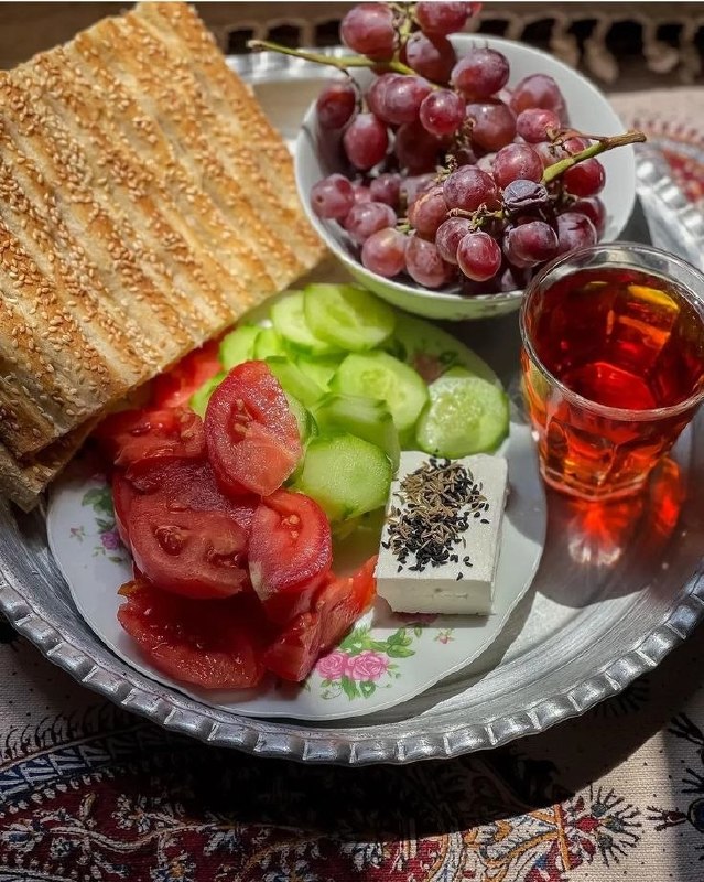 😄 خنده آباد 😄: صبح مسافریست با چمدانیپر از لبخند، کافیست عاشقانه به استقبالش بروی... سلام صبح آخرین روز و شنبهمرداد ماهتون زیبا و دلنشی
