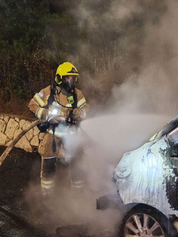 רכב מסחרי עלה באש בחיפה; לוחמי אש כיבו, אין נפגעים