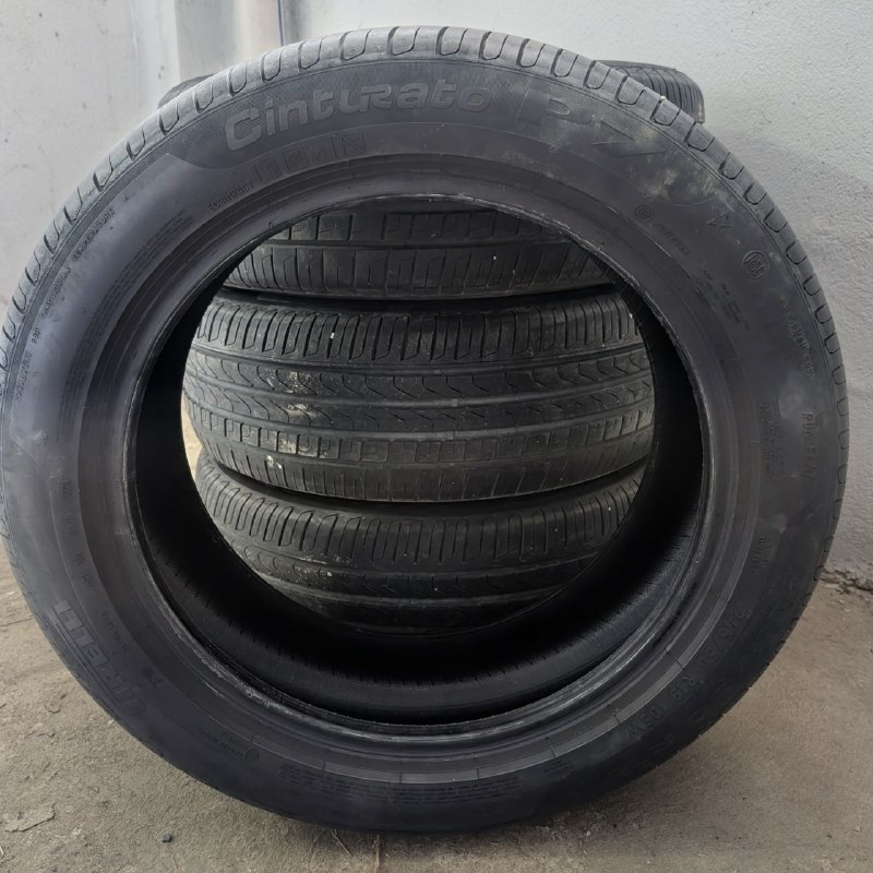 Продаю комплект из 4 летних шин Pirelli Cinturato P7
