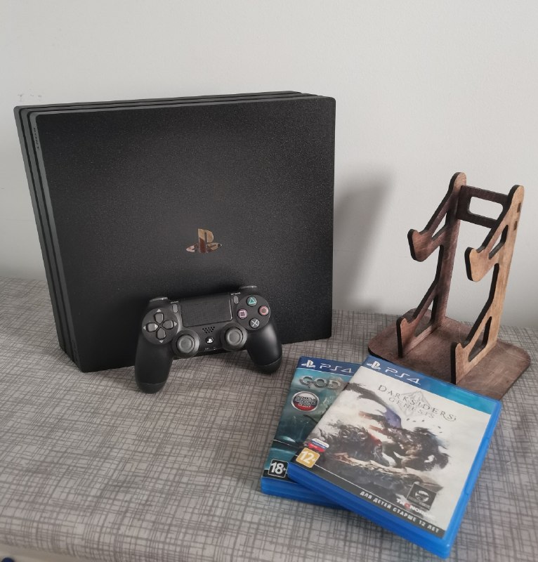 Продаю PS4 Pro 1TB — фото 1